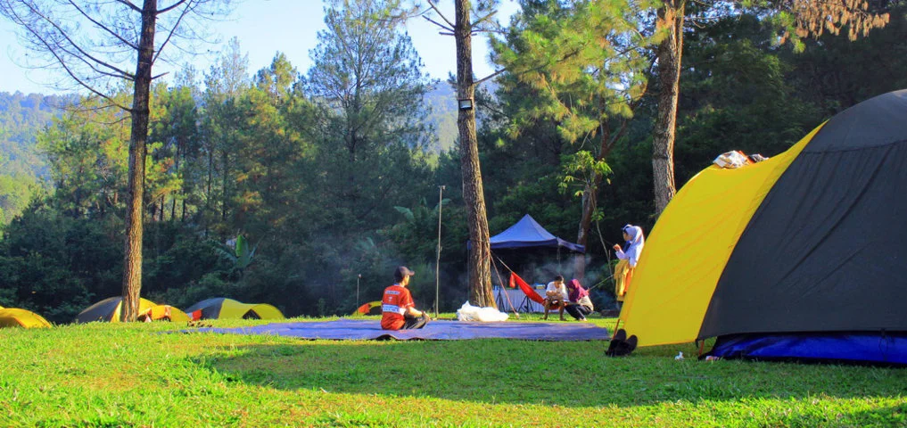 Tempat camp di puncak